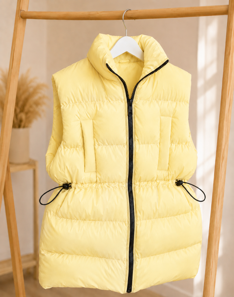 Дитяча жилетка із куліскою на талії Puffer-vest фото
